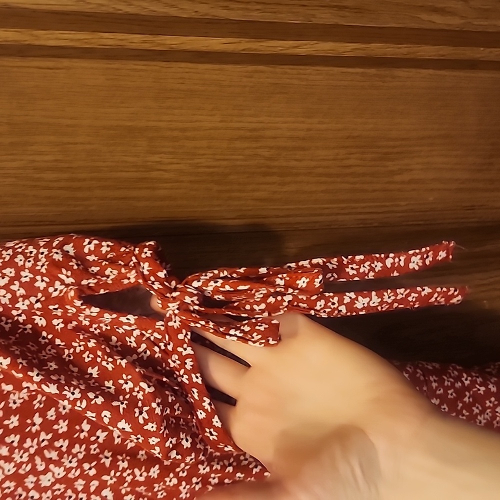 Universal Thread Red Floral Midi Dress. - Picture 3 of 4